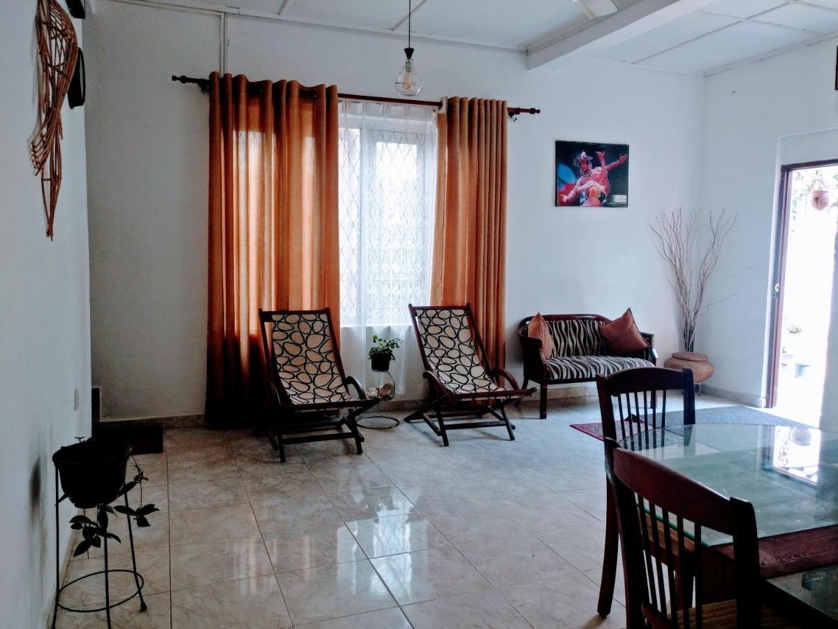 Villa Two Residence Dehiwala-Mount Lavinia Bagian luar foto